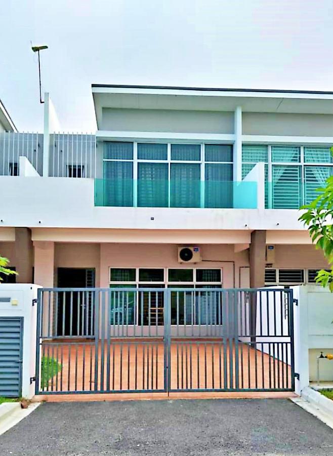 Desaru Cosy Homestay - Near Waterpark, Beach, Rapid -Wifi, Tvbox, Steamboat, Bbq Available Exteriér fotografie